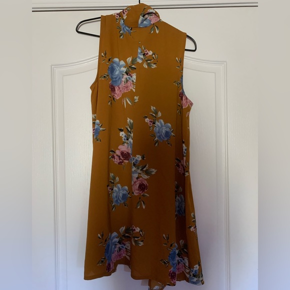 Wrangler vest. Still has tags - Picture 2 of 3